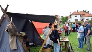 GALERIE FOTO Tabără de pictură, monetărie sau prelucrarea osului, la fel ca acum 2000 de ani, la Alba Iulia 