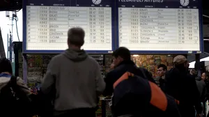 CFR suplimentează de Paşti trenurile şi reduce preţul biletelor spre Marea Neagră