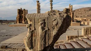 „Monetăria secretă” a comorilor antice. Rețea de trafic arheologic și falsificare, destructurată în Sicilia