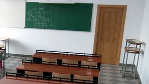 Vaslui: Un profesor s-a încuiat în clasă pentru a scăpa de un elev care îl ameninţa cu o rangă