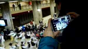 HORA UNIRII, la metrou: Cum au fost întâmpinaţi călătorii, de Ziua Unirii Principatelor - GALERIE FOTO