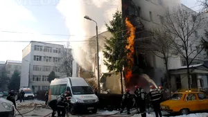 Cauza probabilă a exploziei de la Bacău - scurgeri de gaze din reţeaua de transport