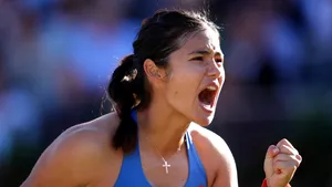 Emma Răducanu și Donna Vekic vor disputa finala turneului WTA 500 de la Queen's