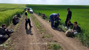 16 irakieni, între care doi copii, prinşi când încercau să intre ILEGAL în România, dinspre Bulgaria