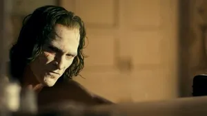 Joaquin Phoenix, surprins într-un moment tensionat pe platourile filmului „Joker”: „Crezi că e amuzant să faci mişto de mine?” | VIDEO