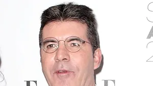 Mama magnatului media Simon Cowell a murit