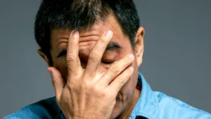 Un divorț pentru care trebuie să strângă aproape 700 de milioane de dolari. Cine este miliardarul care își vinde acțiunile pentru a plăti
