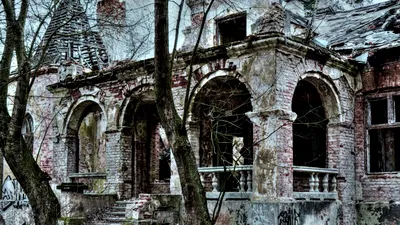 INEDIT Clădirea de 5 milioane de euro de care nu se atinge nimeni. Ce se află în cea mai scumpă proprietate din Balcani