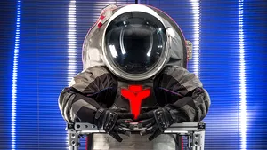 Cum arată costumele pe care le vor purta astronauţii în prima misiune de pe Marte. NASA a făcut publice primele imagini - FOTO 