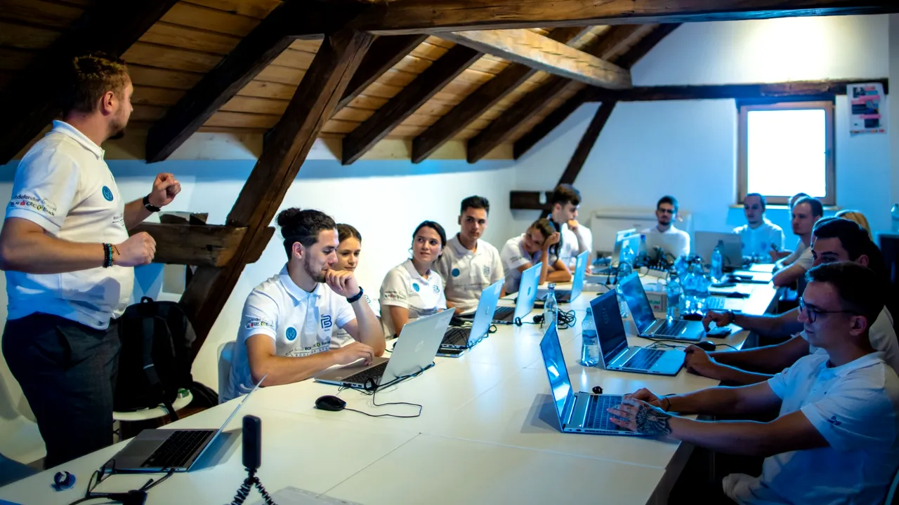 Se fac înscrieri la a doua ediţie a şcolii de vară Bootcamp STS, pentru studenţii din facultăţile cu profil tehnic