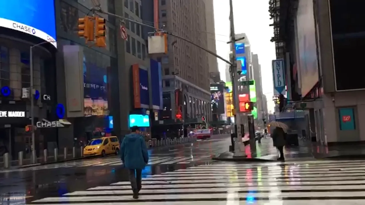 SUNETUL LINIŞTII | New York, imagini din oraşul părăsit de milioane de oameni | VIDEO
