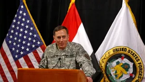 Comandantul forţelor SUA din Afganistan şi Irak, în vizită în capitala Yemenului