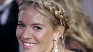 Scene fierbinţi cu Sienna Miller în noul său film 