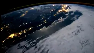 Ocolul Pământului în 60 de secunde. Cum arată fulgerul văzut din spaţiu - VIDEO