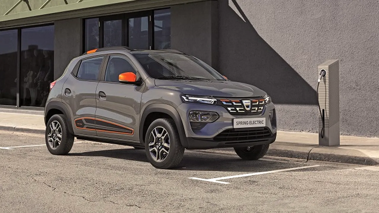 Reducerea primei pentru maşini electrice a înjumătăţit vânzările Daciei Spring