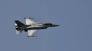 Un avion F-16 al Forţelor Aeriene americane s-a prăbuşit în Arizona