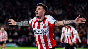 Fotbalistul român de la PSV, Dennis Man, inclus în echipa etapei a 3-a din Liga Campionilor