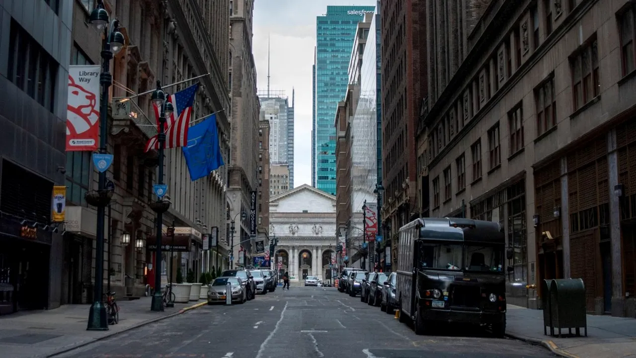 New York: Numărul infecţiilor şi deceselor cauzate de COVID-19 a scăzut pentru prima dată de la izbucnirea focarului. 