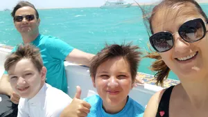 Cu mic, cu mare, în vacanţa de vară. Excursiile în familie sunt cadouri ideale, care formează conexiuni solide între părinţi şi copii