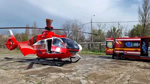 Copil cu afecţiuni pulmonare severe, transportat pe calea aerului de la Constanţa la Bucureşti
