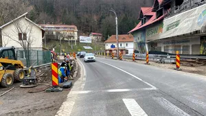 Restricţii pe DN 1: Au început lucrările de reabilitare a podului peste pârâul Azuga