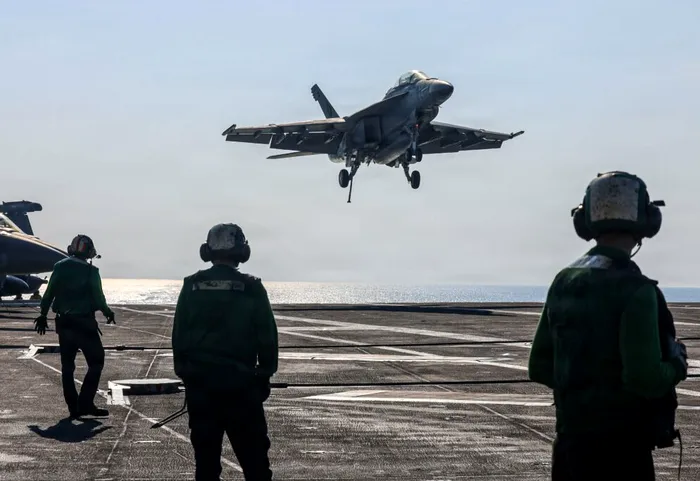 Breaking News Statele Unite plănuiesc să trimită în România până la 500 de militari, care să sprijine războiul în Iran