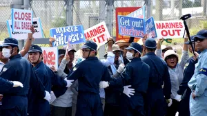 Zeci de mii de oameni au protestat la Okinawa împotriva prezenţei bazelor militare americane în zonă - FOTO, VIDEO