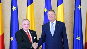 Klaus Iohannis l-a decorat pe ambasadorul Statelor Unite ale Americii la Bucureşti