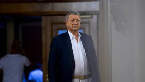 Fostul ministru Bogdan Niculescu Duvăz a murit la vârsta de 70 de ani / Fifor: PSD a pierdut un om de nădejde / Paşcu: A fost un politician serios şi discret