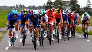 „Intrusul” care a provocat căderea mai multor ciclişti, în a doua etapă a cursei Vuelta San Juan. VIDEO