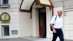 Omul de afaceri Avraham Morgenstern, la DNA pentru a fi prezent la percheziţia informatică 