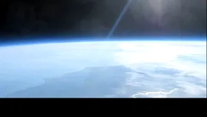 Imagini uimitoare de la graniţa atmosferei terestre: Cum se vede Tamisa din stratosferă - VIDEO