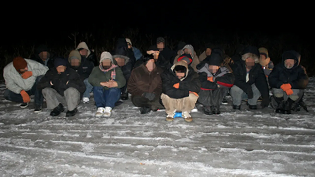 Imigranţi din Asia, reţinuţi cu focuri de armă la graniţa cu Ucraina