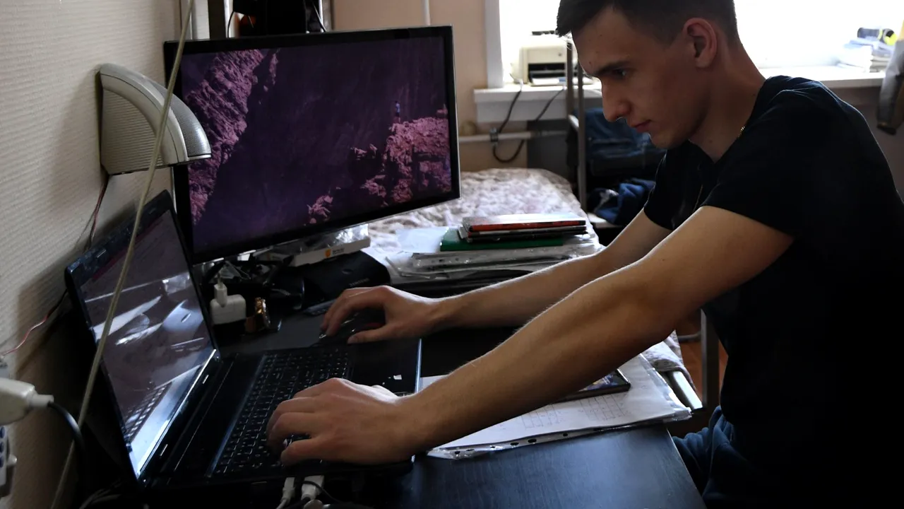 Evaluarea online, un examen de sinceritate. Mai mulţi studenţi clujeni au semnat azi ”declaraţia de onestitate”