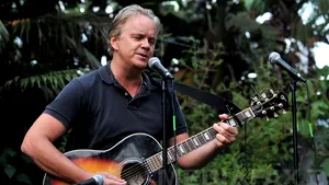 Tim Robbins a înregistrat un album inspirat de criza prin care trec bărbaţii de vârstă mijlocie
