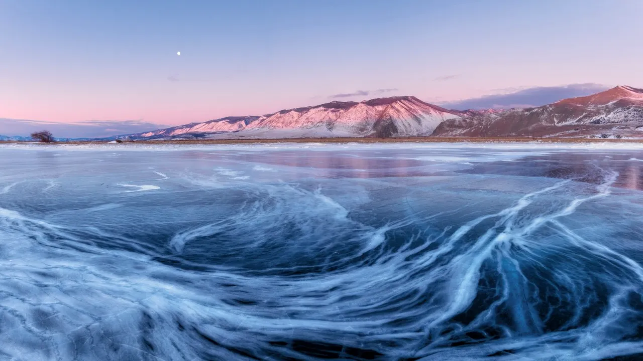 FOTO Lacul Baikal, destinaţia celor care adoră senzaţiile tari