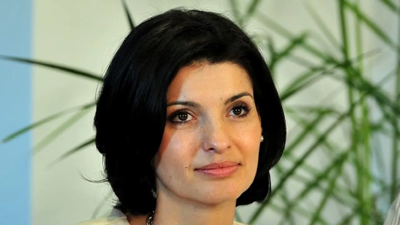 Lecţie despre Eminescu la şedinţa CNA: Lavinia Şandru, rugată să pronunţe corect titlul poemului 
