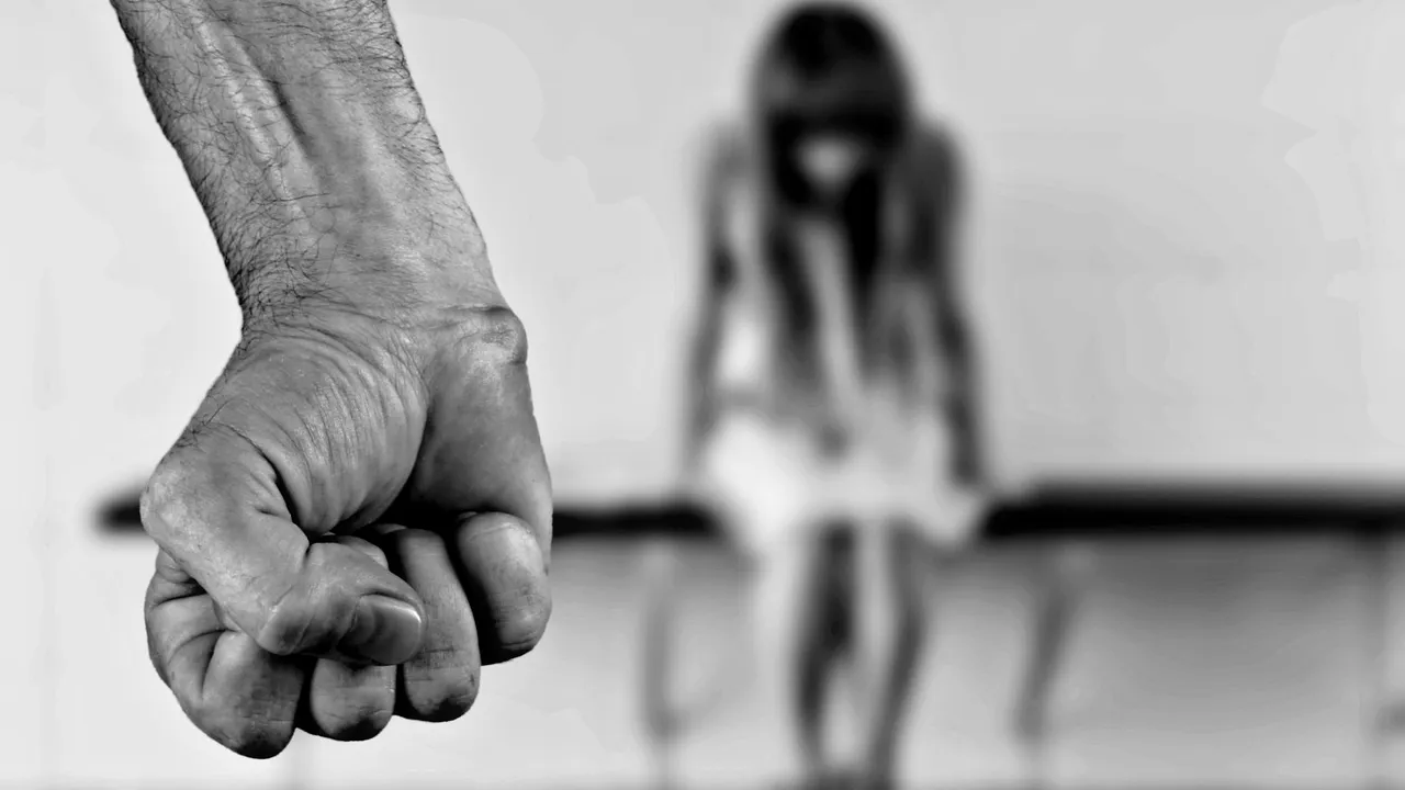 Situaţie DRAMATICĂ în România: Cele mai multe femei abuzate se întorc la agresor. Care sunt motivele