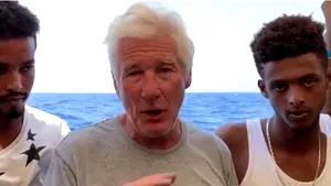 Richard Gere a urcat pe un vapor cu refugiaţi blocat de opt zile pe Mediterana/ Gestul impresionant făcut de cunoscutul actor | FOTO, VIDEO