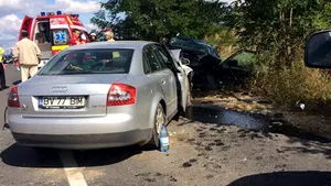 O persoană a murit şi alte cinci au fost rănite după ce două maşini s-au ciocnit în judeţul Braşov - FOTO