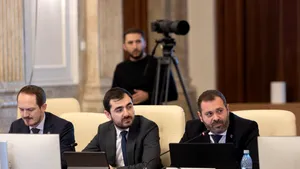 USR cere explicații pentru primele de milioane acordate la ANRE, ASF și ANCOM