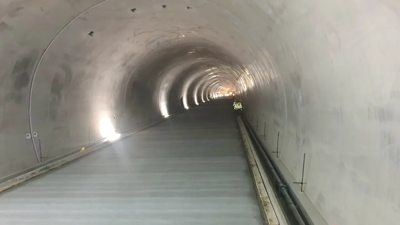 Primul tunel de autostradă din România, tot mai aproape de finalizare pe Autostrada Sibiu–Pitești