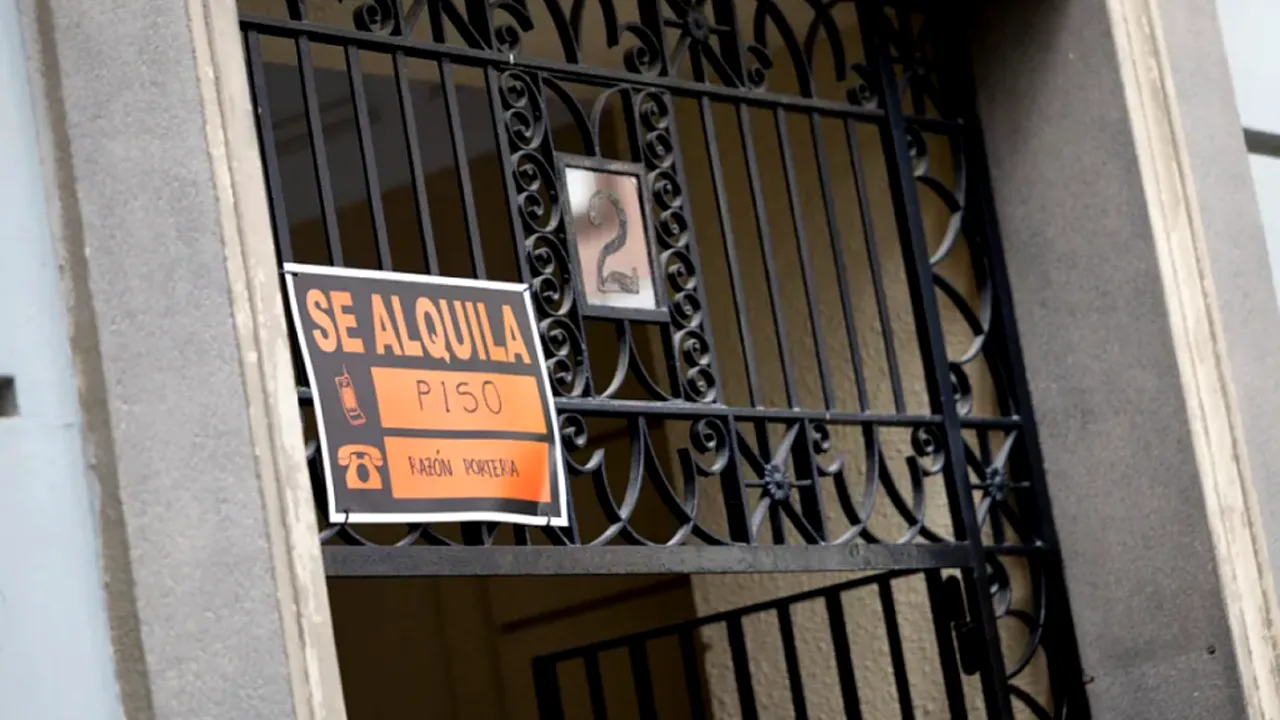 Cele două mari platforme imobiliare din Spania, acuzate de publicitate înșelătoare în anunțurile cu locuințe ocupate