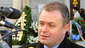 Casa primarului din Botoşani, spartă de hoţi