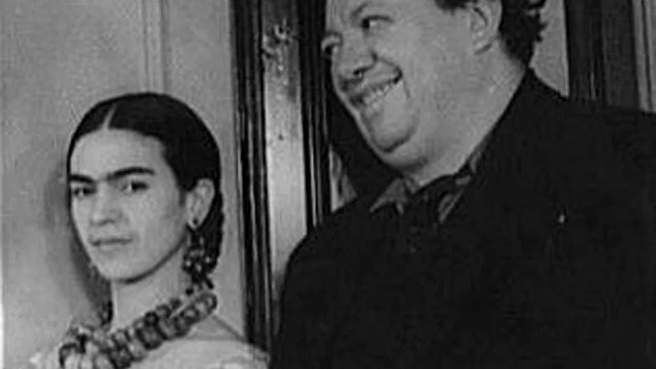 O bancnotă cu autoportretul Fridei Kahlo şi cel al lui Diego Rivera, lansată în Mexic