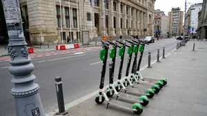 Compania Lime se luptă cu vandalii. Ce modificări vor să aducă trotinetelor