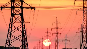 Șef din energie: aproape jumătate din factura la curent sunt taxe către stat. Soluția propusă: reducerea lor