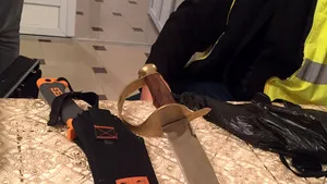 Percheziţii într-un dosar de uz de armă şi şantaj, cinci persoane sunt audiate - FOTO