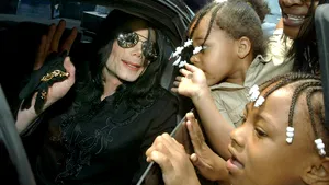 I se trage din copilărie. Dezvăluirile medicului lui Michael Jackson despre „dragostea