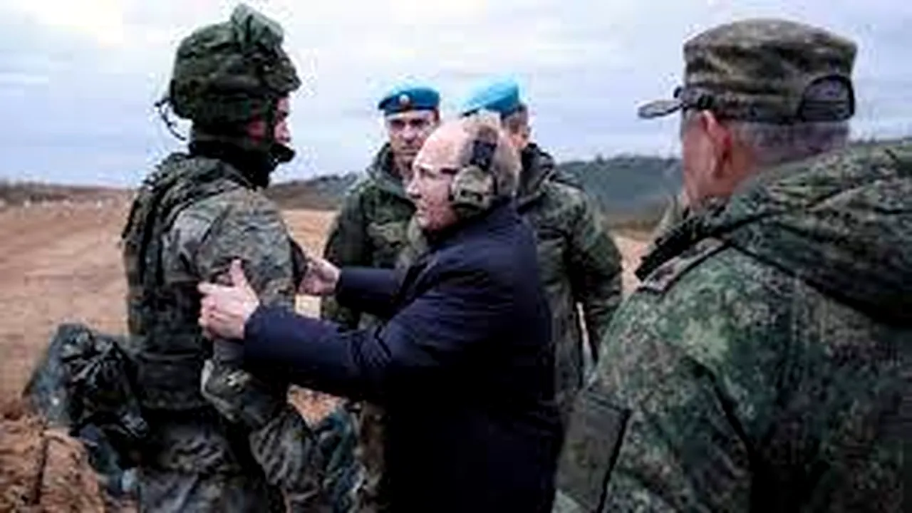Putin a luat puşca şi a tras în poligon: Ţarul s-a înscris în armată, la centrul de antrenament

